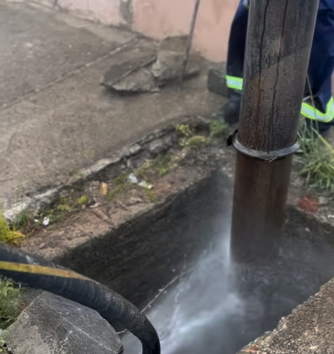 Prefeitura de Campina Grande inicia testes com equipamentos modernos para limpeza de canais e galerias