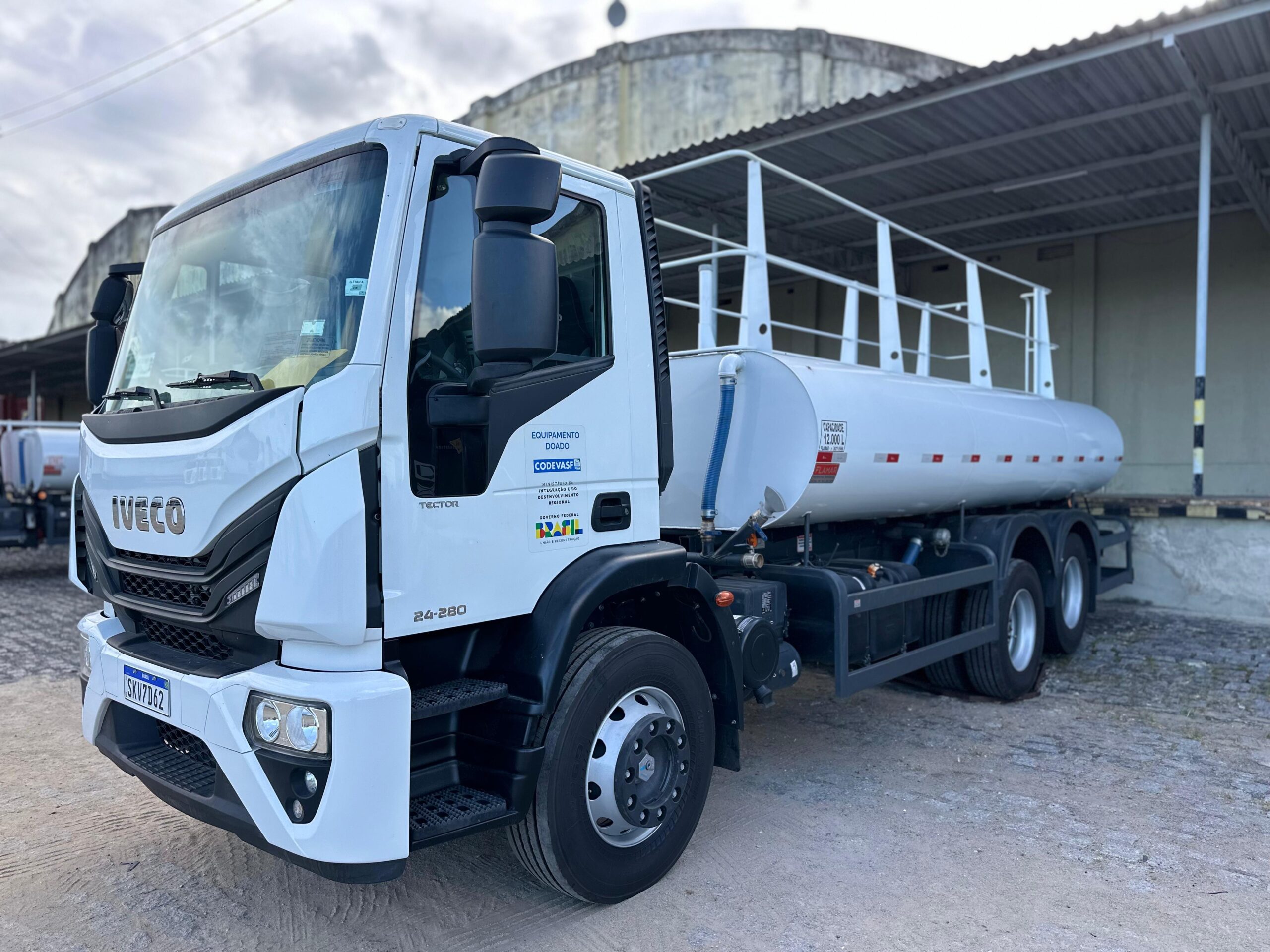 Campina Grande recebe carro-pipa para enfrentamento da crise hídrica