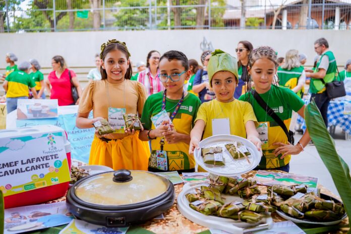 Utilizando uma moeda própria, II Feira de Empreendedorismo da Rede Municipal de Campina Grande movimenta Parque Evaldo Cruz