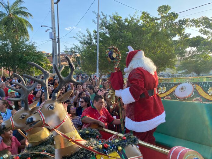 Prefeitura de Campina Grande conclui o ciclo de “Visitas do Papai Noel”, reunindo mais de mil pessoas no bairro do Jeremias
