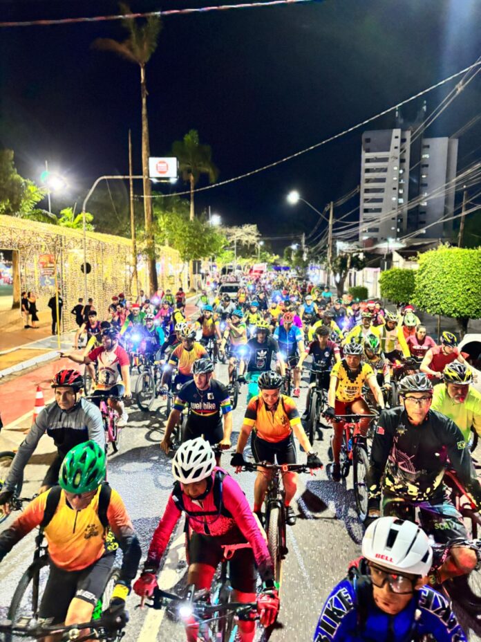 “Pedal Iluminado” da STTP reúne quase 400 ciclistas na noite desta quarta-feira, em Campina Grande