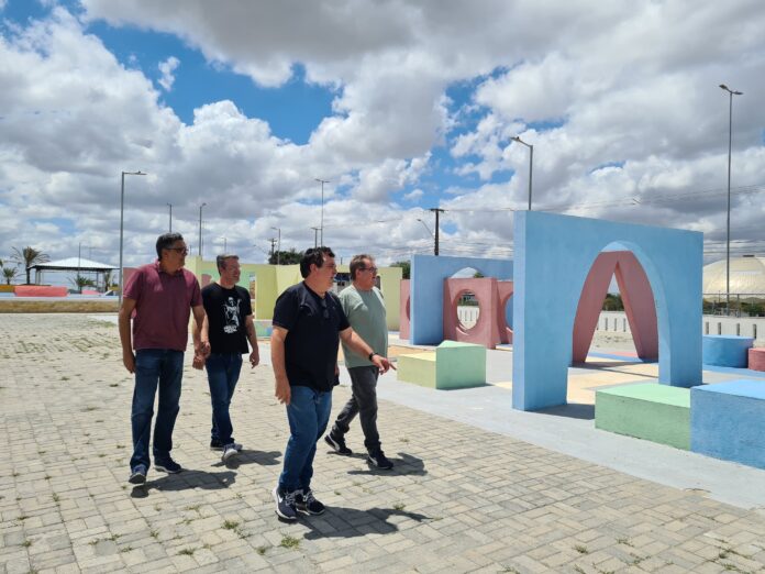 Equipe da Secti realiza visita técnica no Parque Linear Dinamérica, onde será instalada a Praça da Ciência