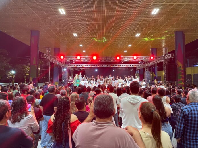 Sucesso e recorde de público: programação cultural encanta campinenses e turistas que visitaram polos do Natal Iluminado na véspera e dia de Natal