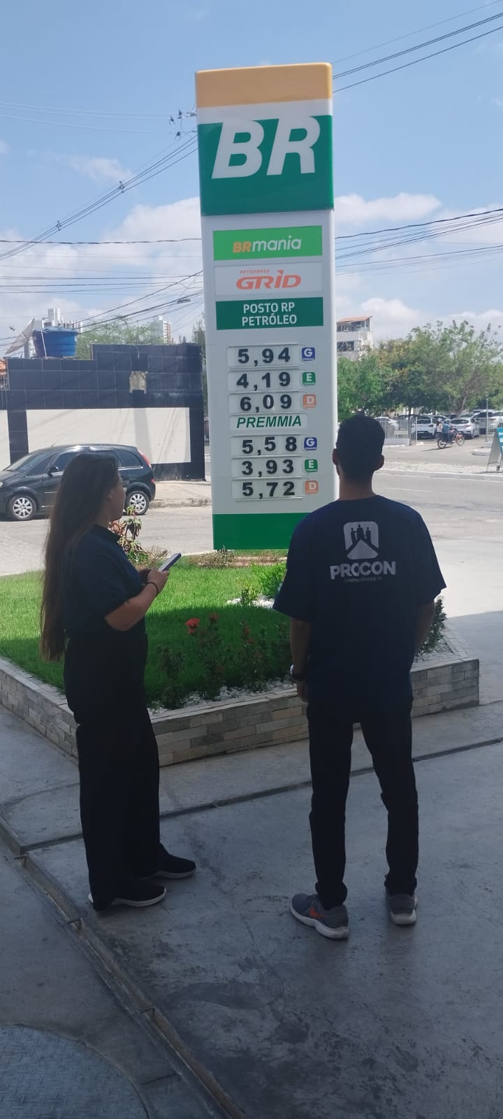 Litro da gasolina comum pode ser encontrado por R$ 5,74 em Campina Grande, segundo Procon Municipal