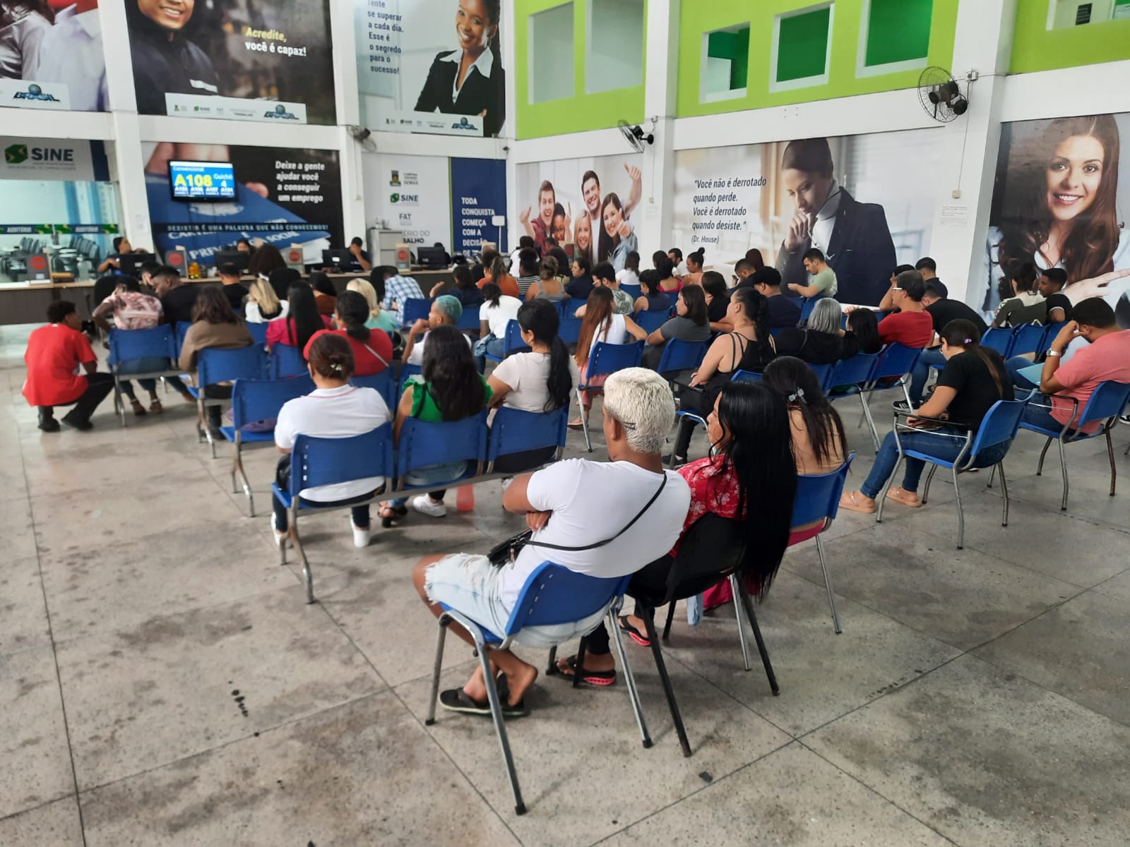 Sine Municipal anuncia seleção de 100 novas vagas para cargo de Analista Administrativo