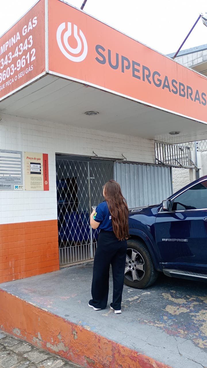 Procon-CG: Botijão de gás de cozinha pode ser comprado por R$ 88,00 e garrafão de água mineral por R$ 7,50 em Campina Grande