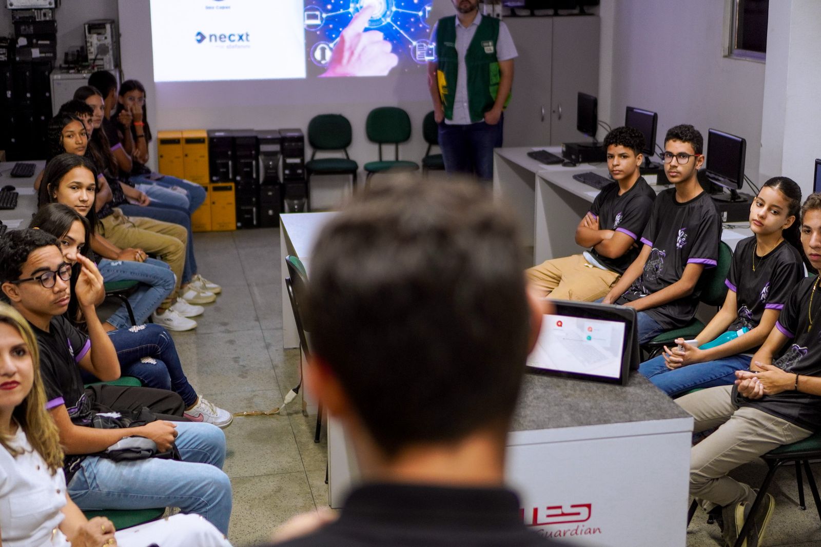 Prefeitura de Campina Grande oferece cursos gratuitos na área de tecnologia para diferentes faixas etárias