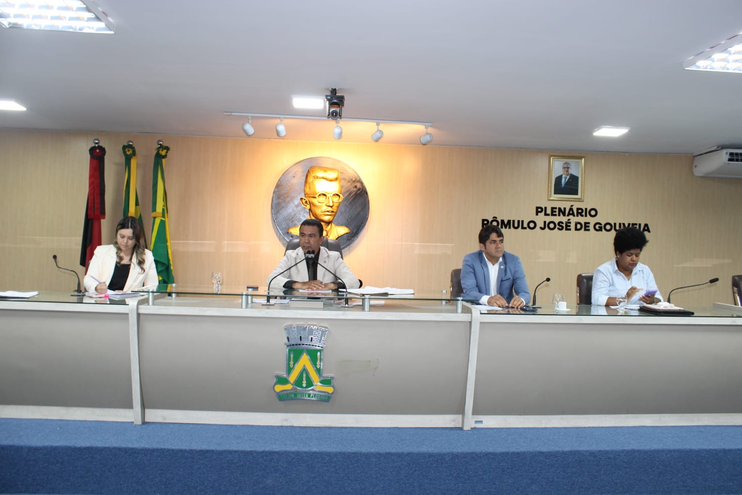 Projeto de autoria do Poder Executivo é aprovado pela Câmara Municipal e garante apoio financeiro a Treze e Campinense