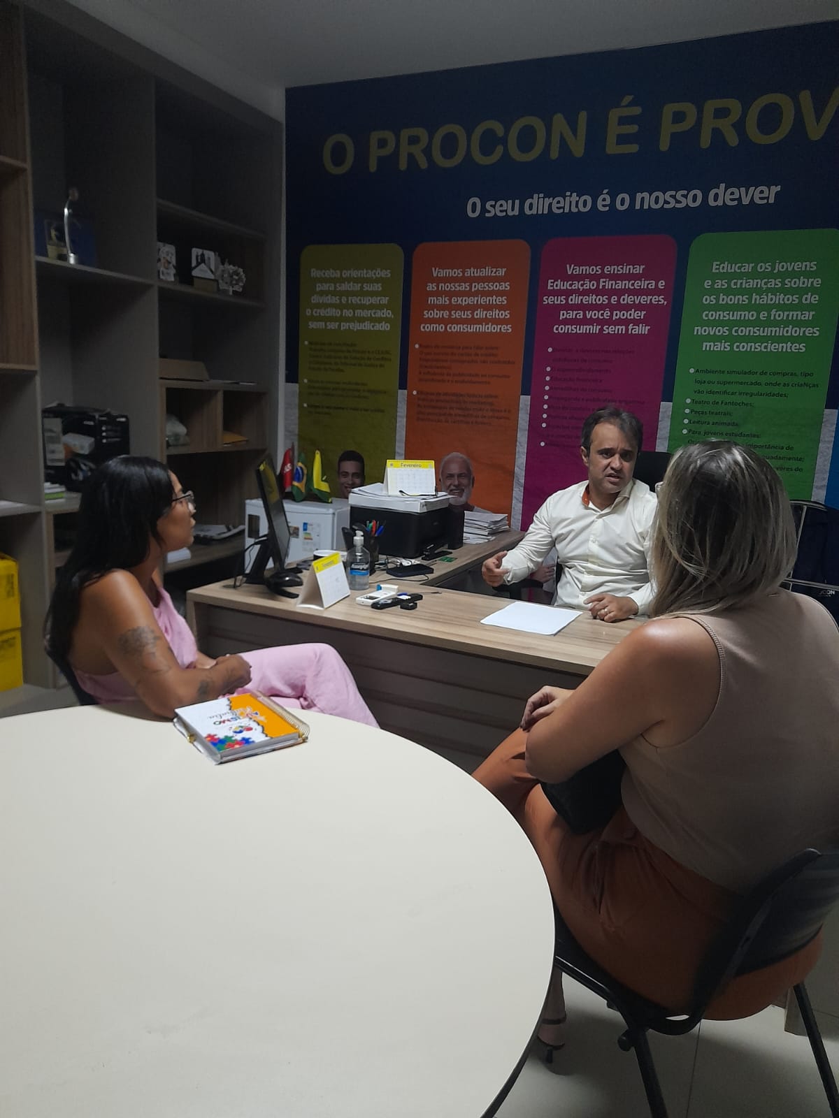 Procon de Campina Grande media negociação entre Hapvida e pais de crianças com autismo