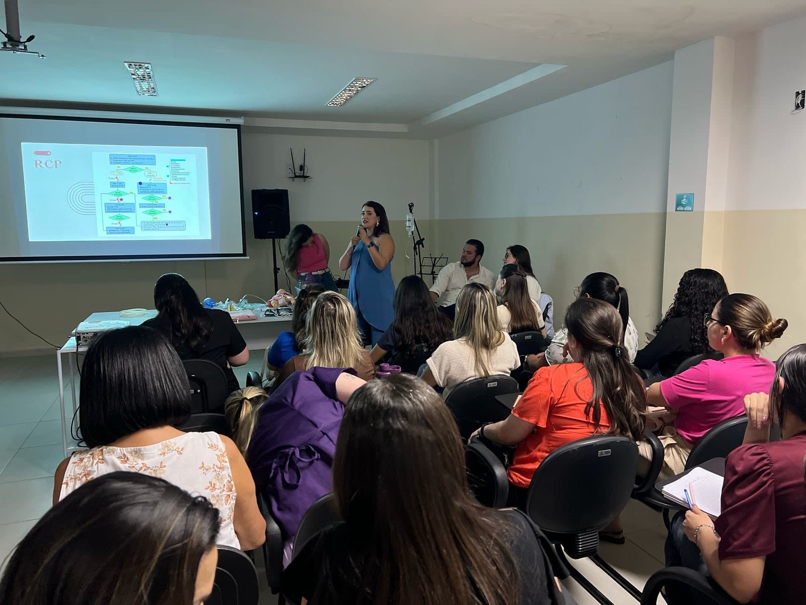 Hospital da Criança e do Adolescente realiza capacitação sobre atendimento a pacientes graves
