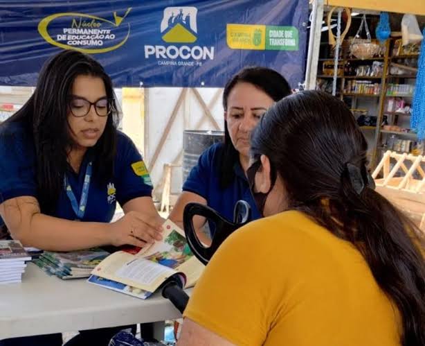 Procon-CG encerra Semana do Consumidor com mutirão de renegociação de dívidas na Praça da Bandeira