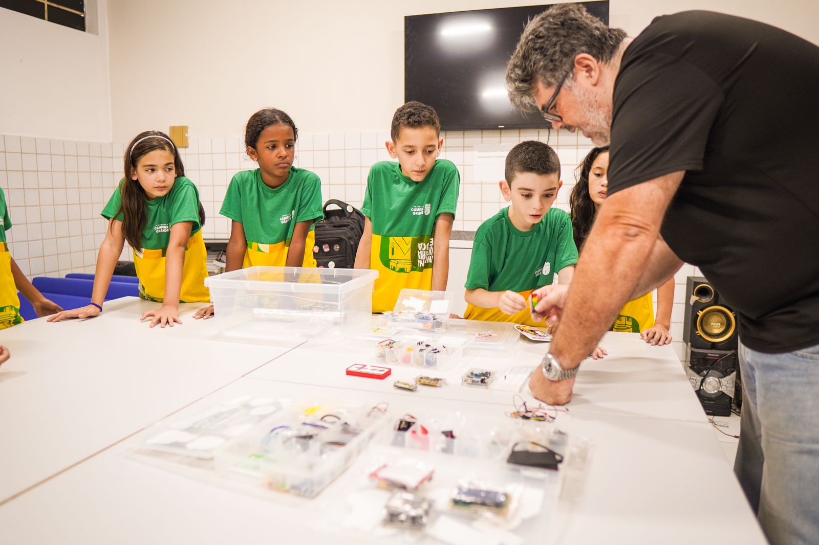 Escola Municipal cria clube de aprendizagem criativa para estudantes do Ensino Fundamental