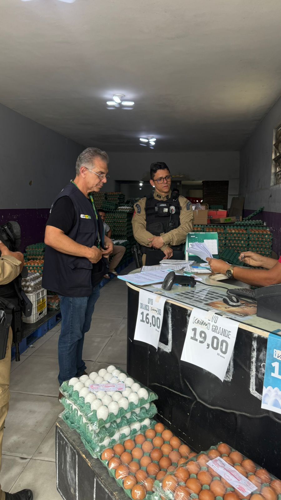 Vigilância Sanitária de Campina Grande atua em ação que resulta na detenção de comerciante e apreensão de produtos irregulares
