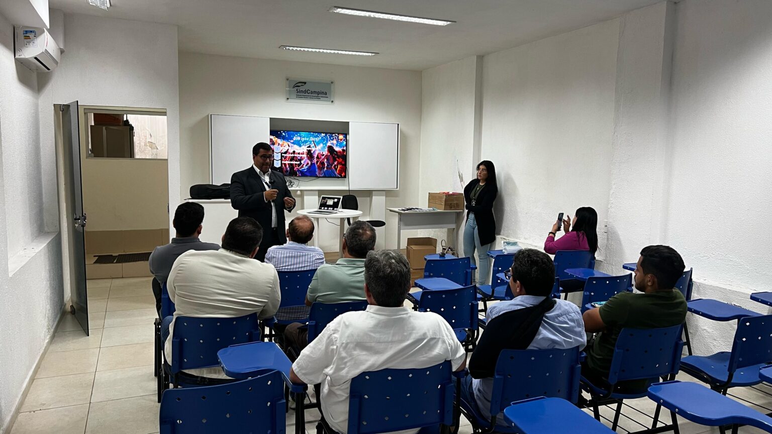 Procon de Campina Grande realiza palestra com comerciantes sobre boas práticas no São João