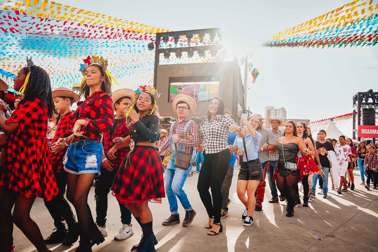 O Maior São João do Mundo: reunião define detalhes sobre o Quadrilhão Junino e o Maior Bolo de Milho, eventos tradicionais dos festejos em Campina Grande