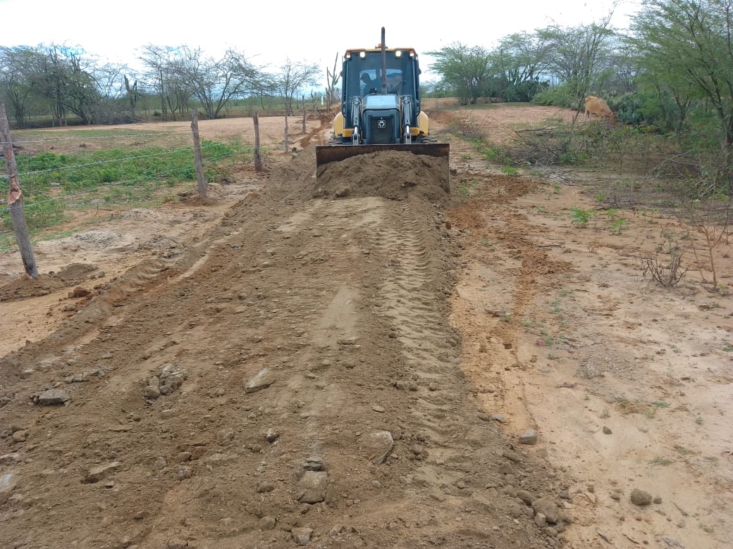 Prefeitura de Campina Grande intensifica recuperação de estradas e barreiros na zona rural durante período de chuvas