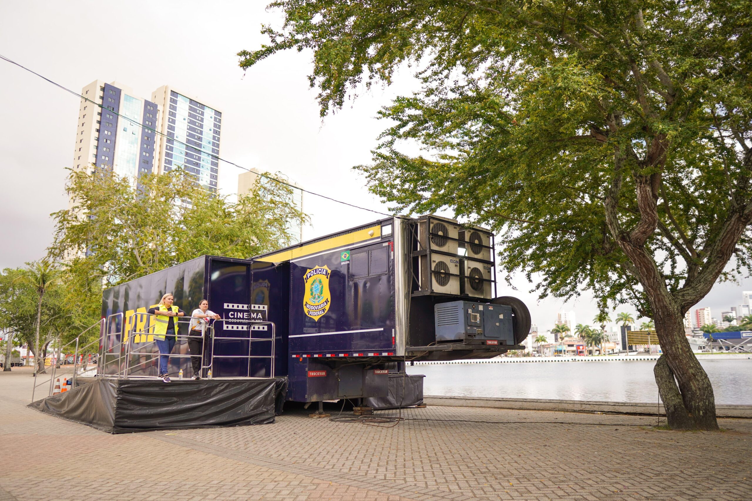 Cine PRF leva educação para o trânsito a mais de 8 mil alunos da Rede Municipal de Campina Grande
