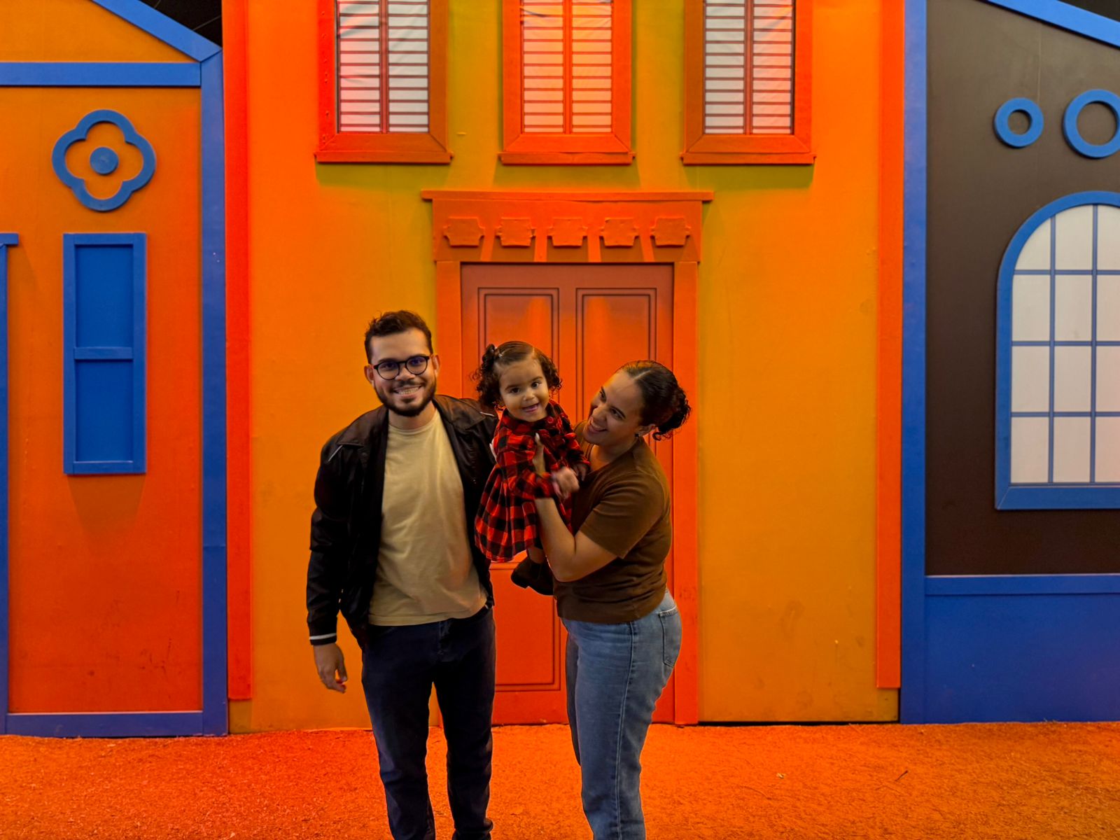 Primeira segunda-feira do Maior São João do Mundo leva famílias ao Parque do Povo com conforto, forró e muita animação