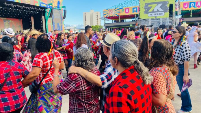 Servidores e usuários da assistência social, da Prefeitura de Campina Grande, integraram novo recorde d’O Maior Quadrilhão do Mundo