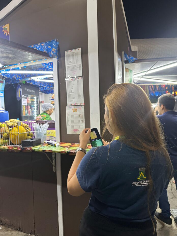 Pesquisa do Procon-CG mostra que preço da cerveja varia 220% e pode ser comprada de R$ 5,00 até R$ 16,00 durante O Maior São João do Mundo