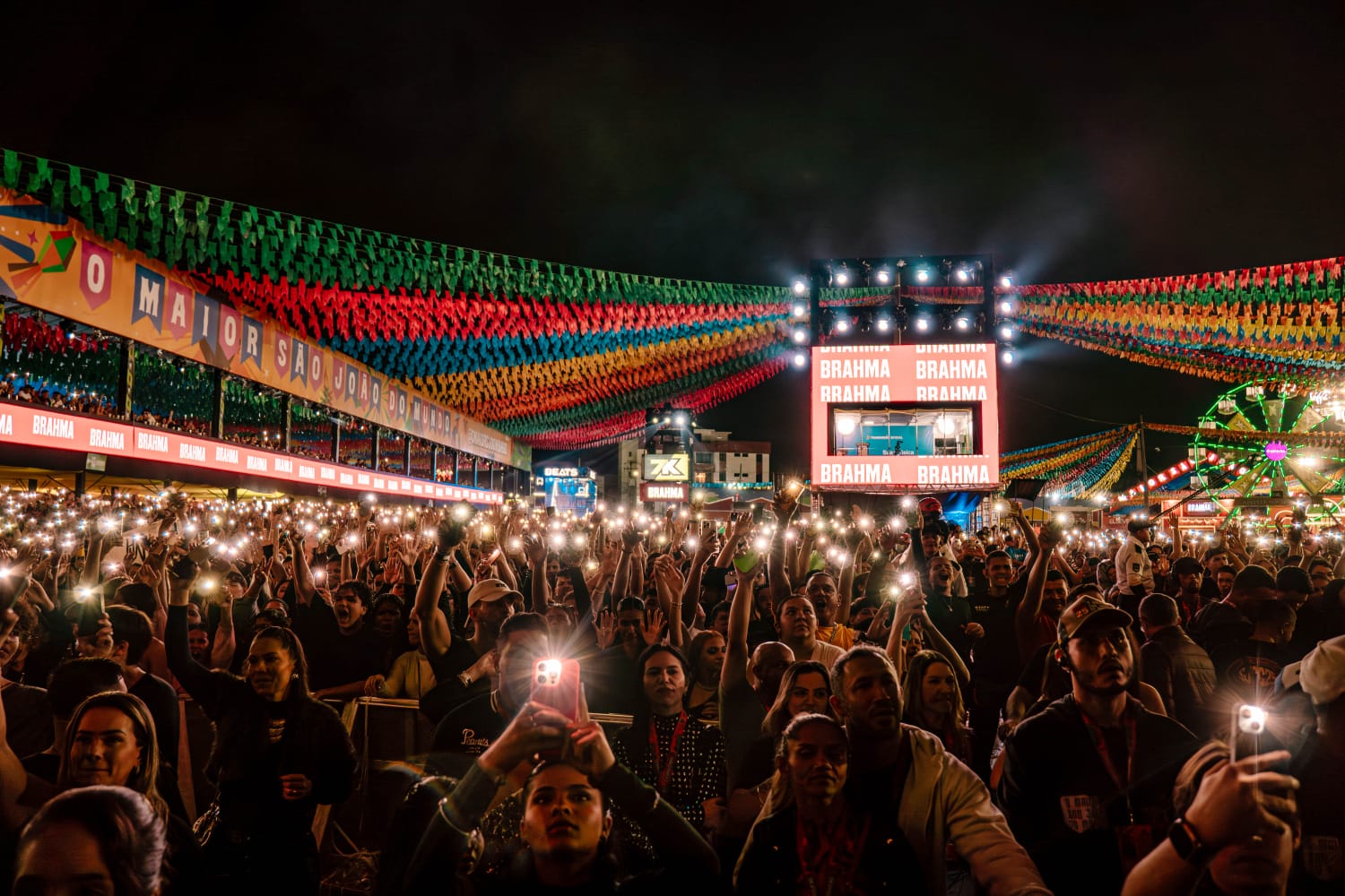 Parque do Povo festeja diferentes ritmos e gerações em mais uma noite de festa
