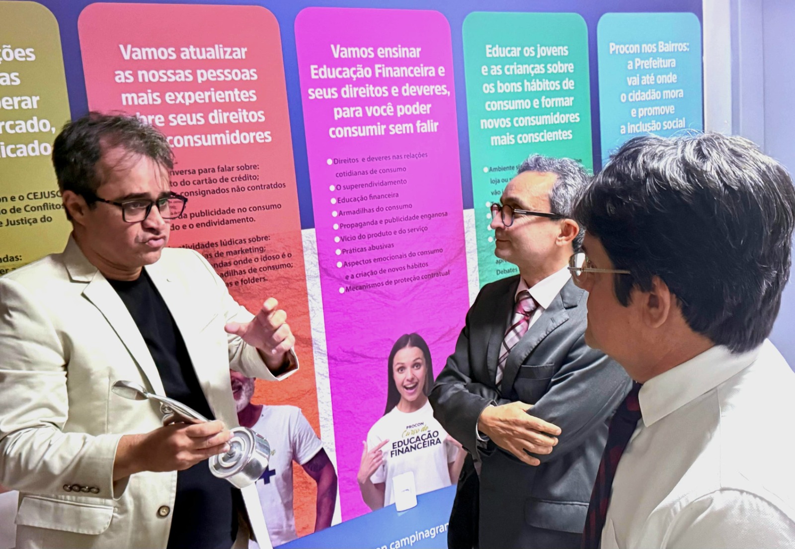 Diretor do Fórum Affonso Campos destaca ações do Procon de Campina Grande durante visita institucional nesta segunda-feira