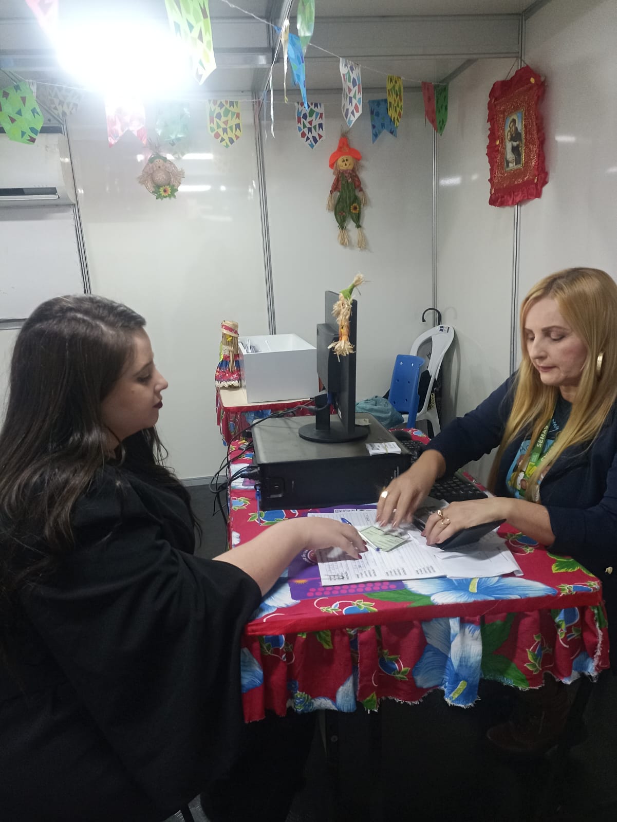 Achados e Perdidos da Prefeitura de Campina Grande faz levantamento de coletas e devolução de materiais no Parque do Povo