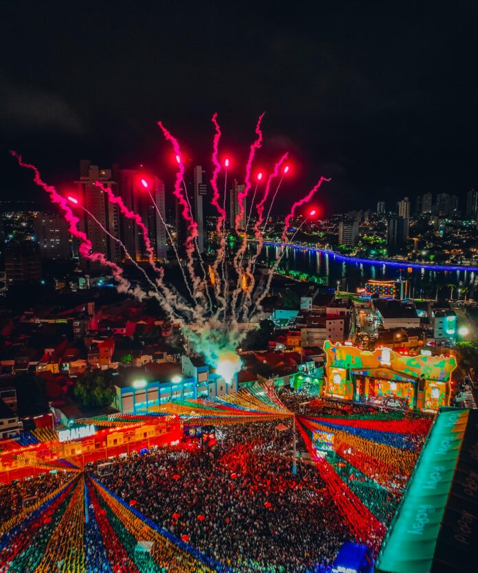 Mês de julho chega ao Maior São João do Mundo com dias de muito forró e alegria
