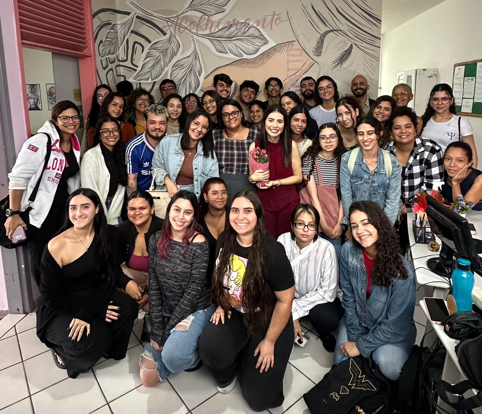 Coordenadoria da Mulher recebe estudantes da UFCG e apresenta projeto para criação de um núcleo de apoio que ampliará os serviços da Prefeitura de Campina Grande