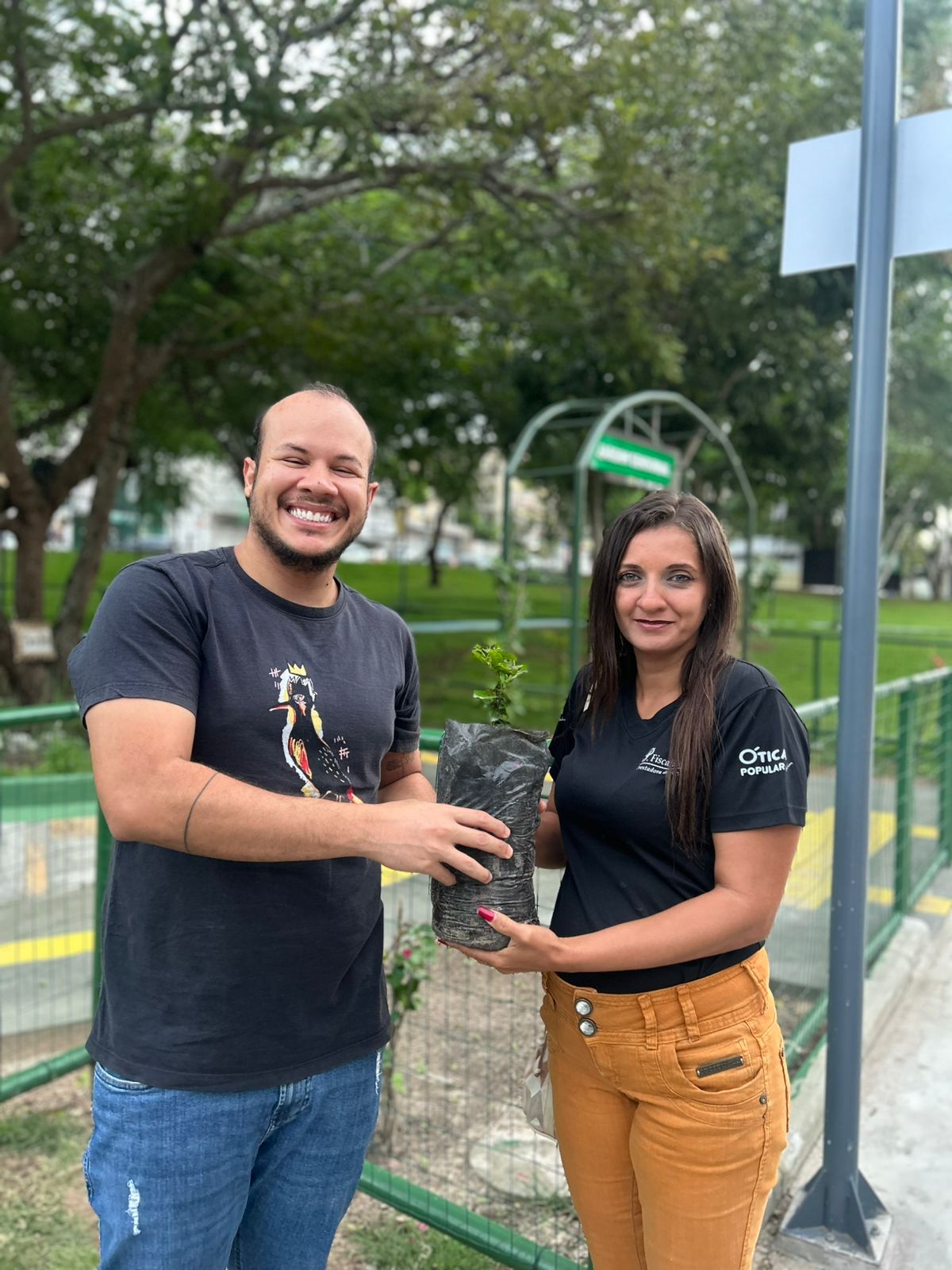 Plantando Esperança: ação distribui mudas de plantas n’O Maior São João do Mundo