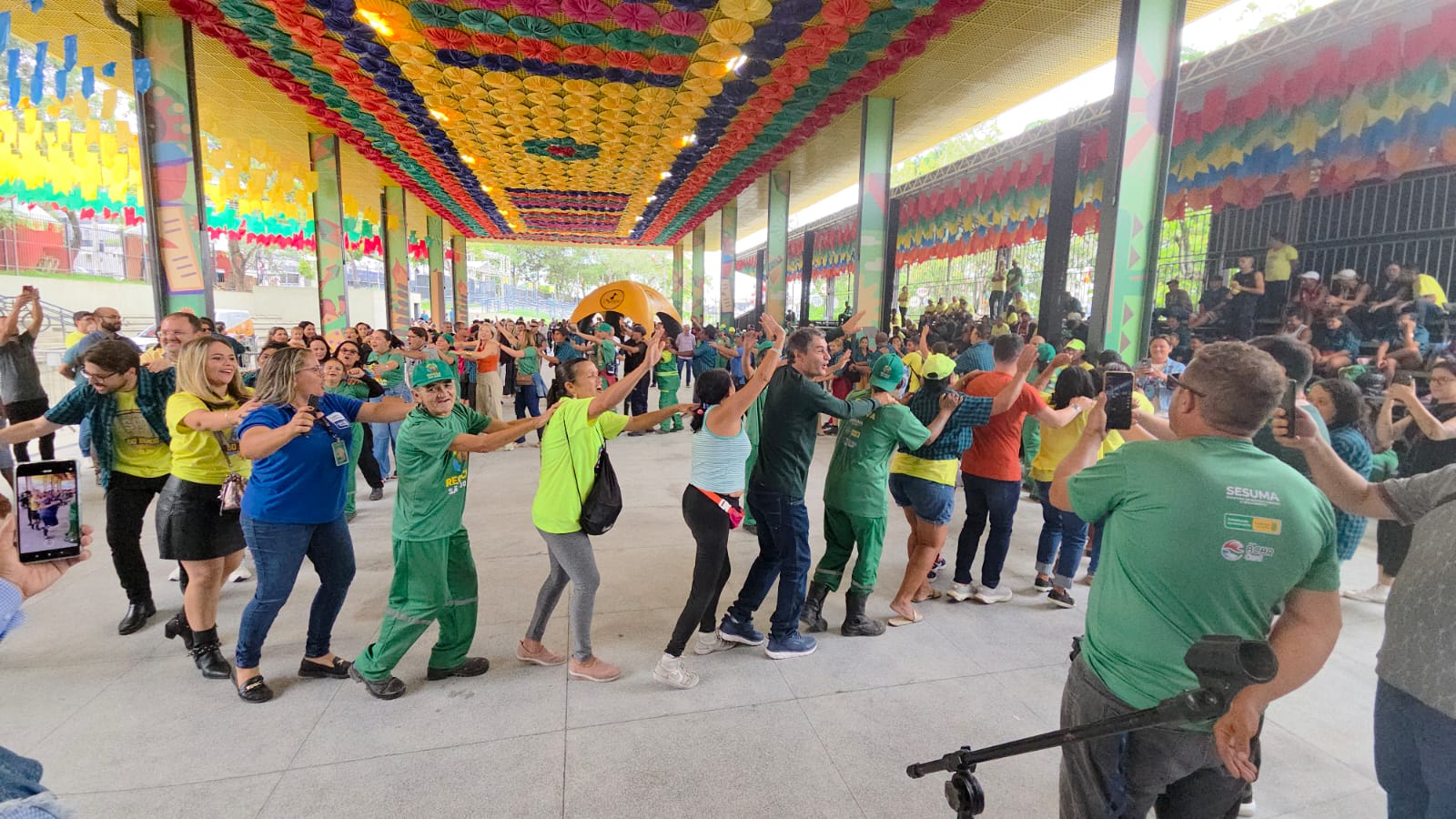 Prefeitura de Campina agradece agentes de limpeza que atuaram n’O Maior São João do Mundo 2025 e destaca que esta foi a edição mais limpa e sustentável da história