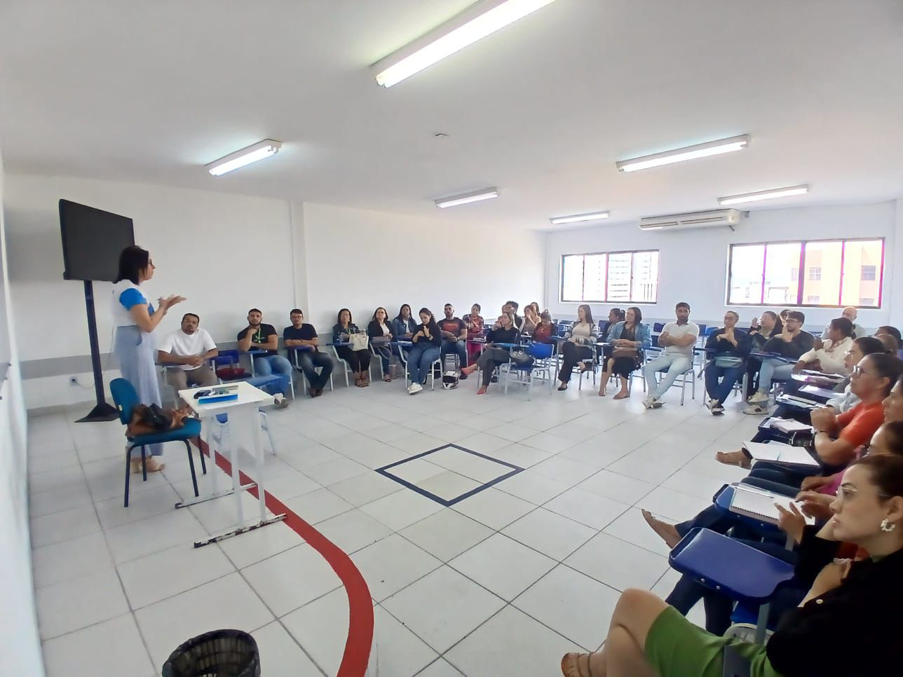 Prefeitura de Campina Grande leva língua de sinais aos profissionais da rede de saúde