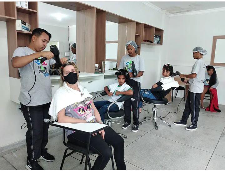 Em parceria com a Prefeitura de Campina Grande, Projeto Pequeninos Teens mantém inscrições abertas para cursos profissionalizantes