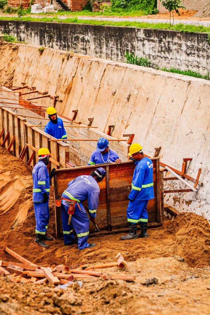 Obras no Canal de Bodocongó avançam com construção de duas novas pontes e implantação de iluminação pública