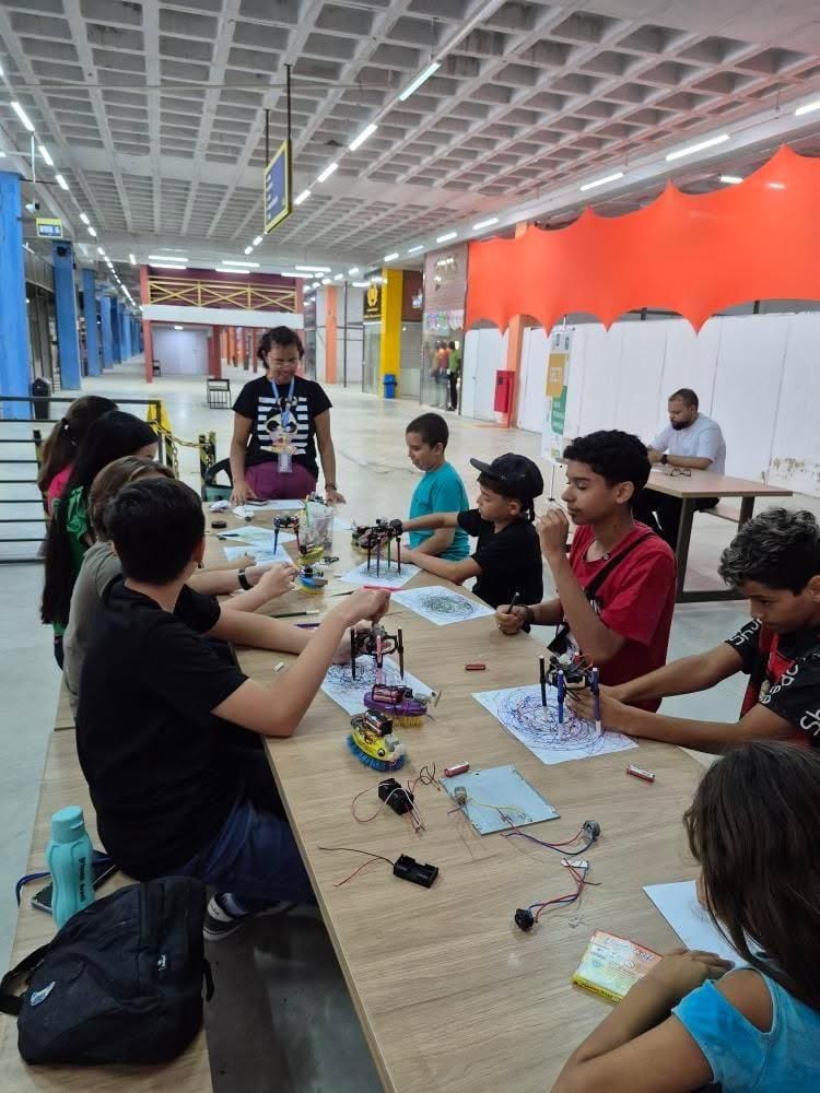 SECTI Itinerante encerra oficinas de ciência e abre pré-cadastro para cursos de tecnologia no Complexo Aluízio Campos