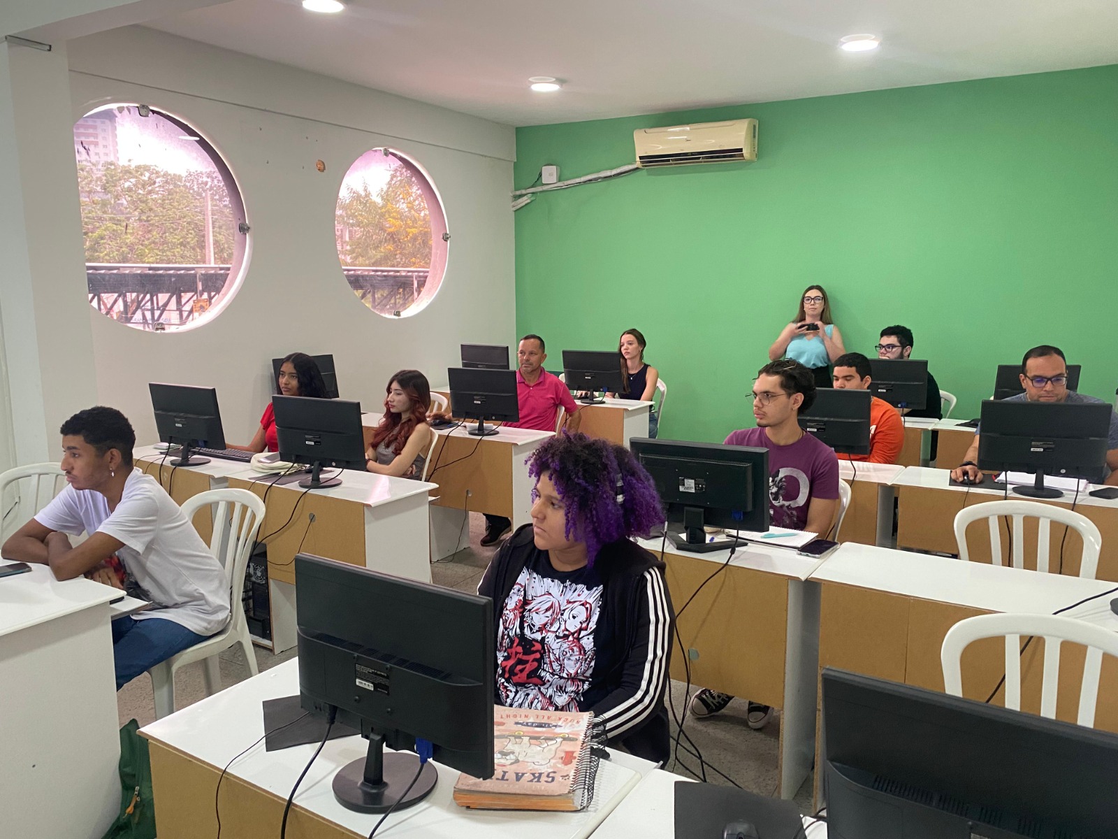 No Dia do Estudante, SECTI celebra o papel na capacitação de jovens para o futuro tecnológico