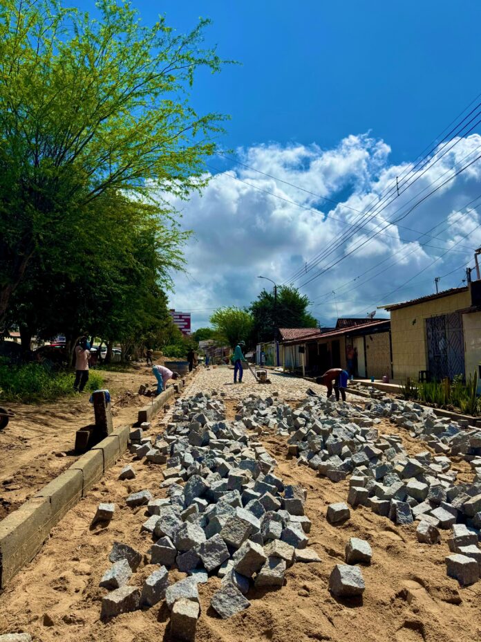 Prefeitura de Campina Grande inicia obras de pavimentação da extensão da avenida Juscelino Kubitschek