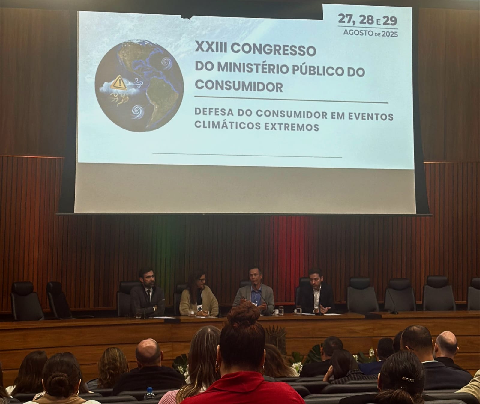 Procon-CG participa de congresso sobre defesa do consumidor em eventos climáticos extremos