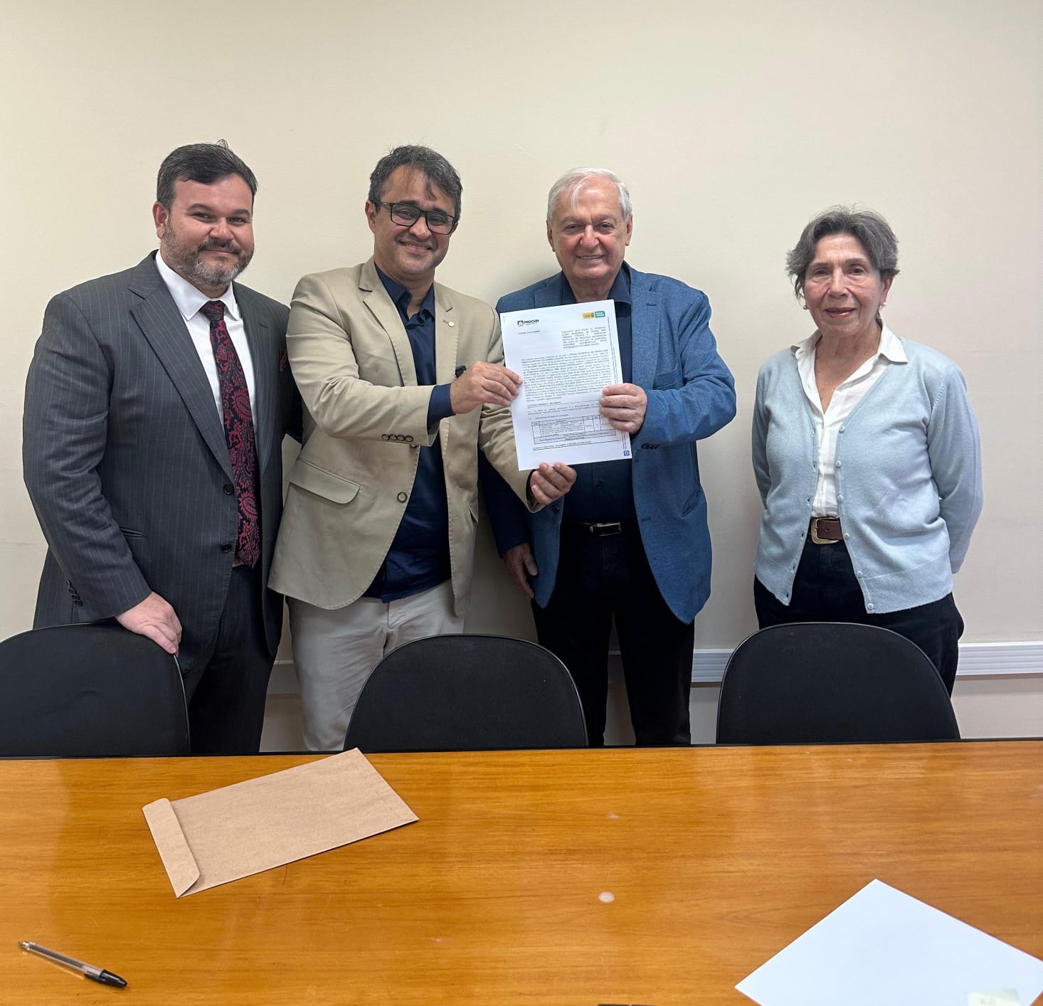 Procon Digital: coordenador do órgão assina contrato para modernização do Procon Municipal de Campina Grande