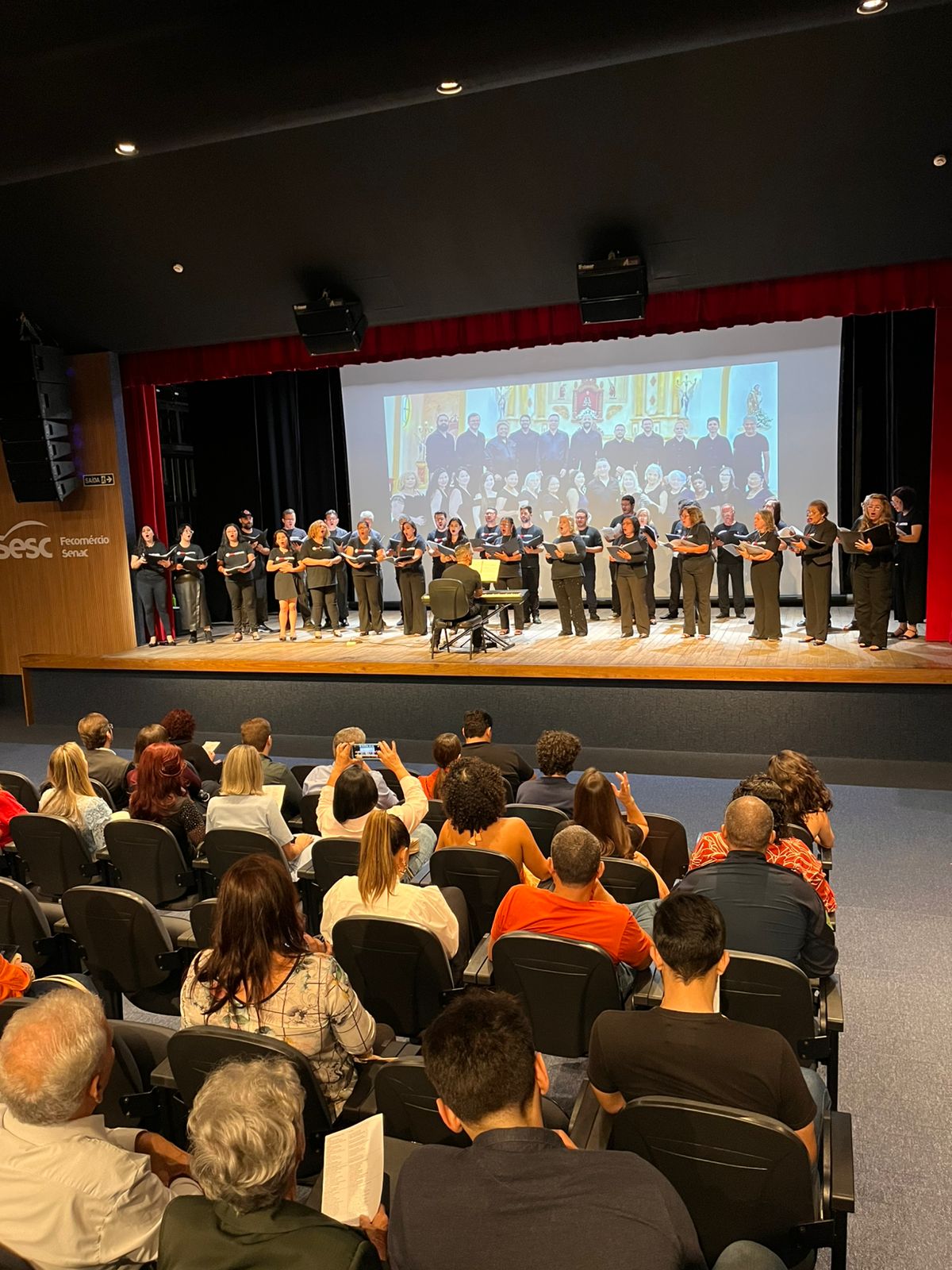 Campina Grande deu início a programação do Mês do Servidor Público com noite cultural no Sesc Centro