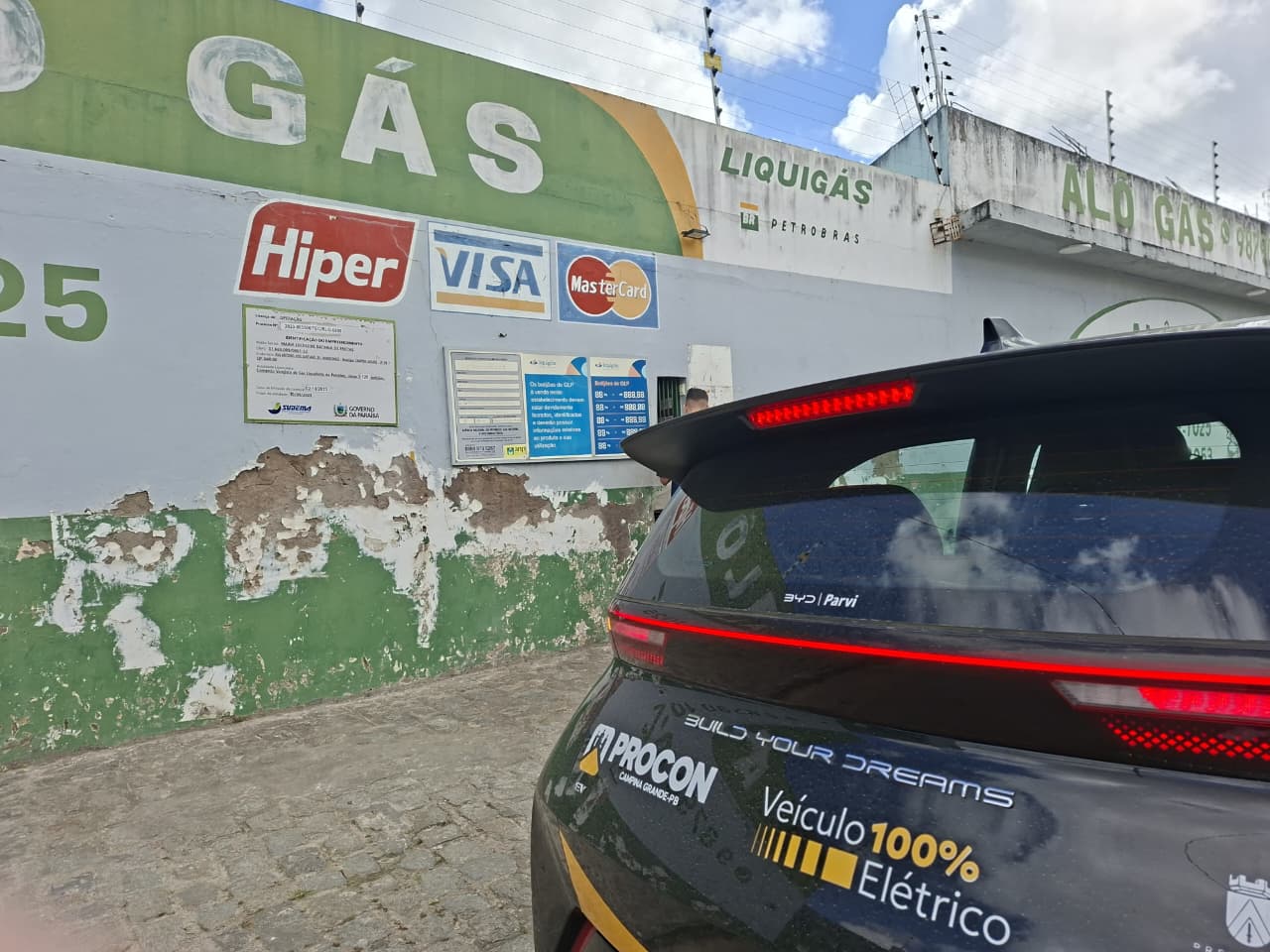 Pesquisa do Procon-CG aponta que botijão de gás pode ser comprado por R$ 90 e garrafão de 20 litros por R$ 6,00