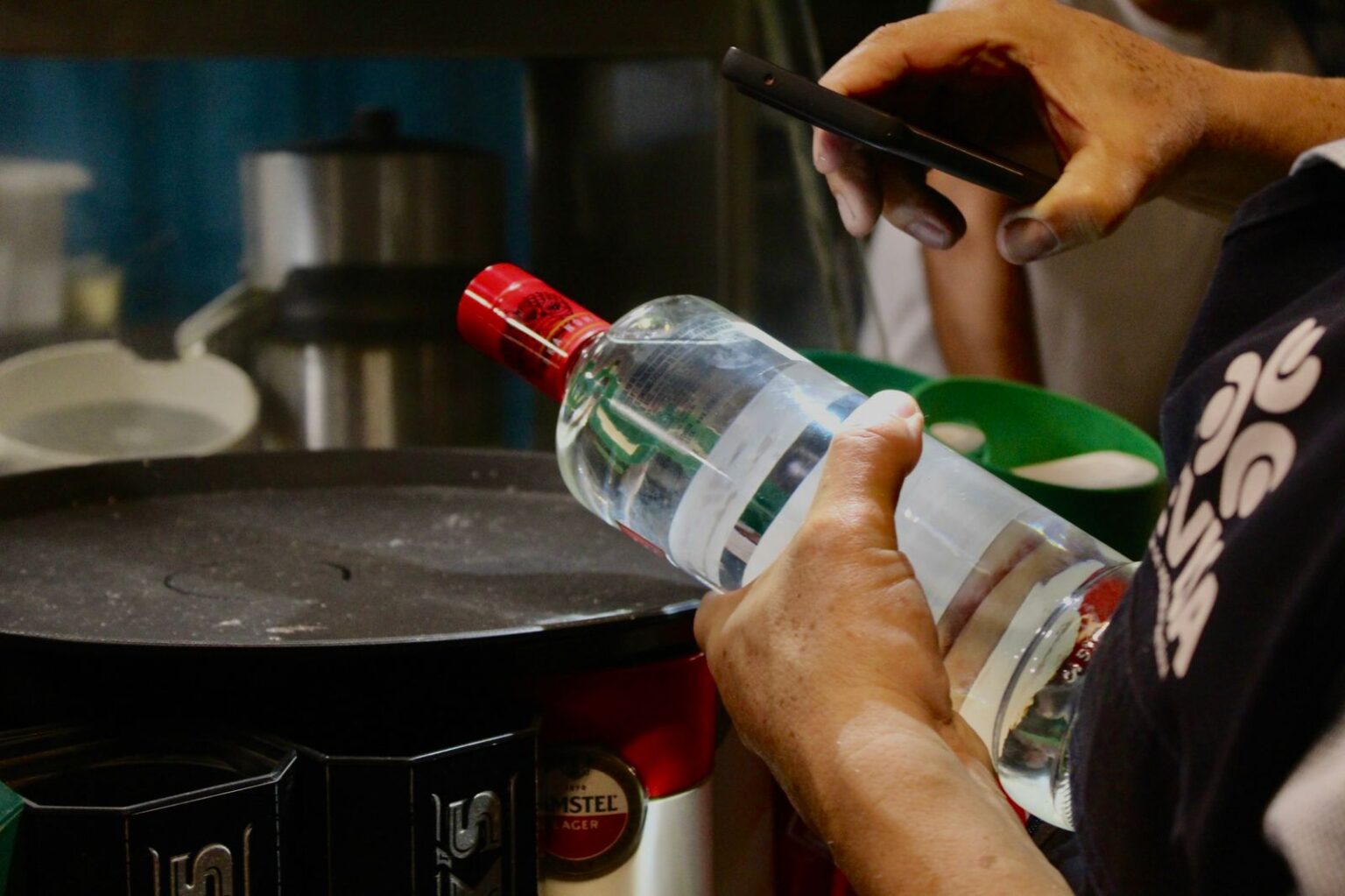 Procon de Campina Grande lança cartilha para ajudar consumidores a identificar bebidas falsificadas