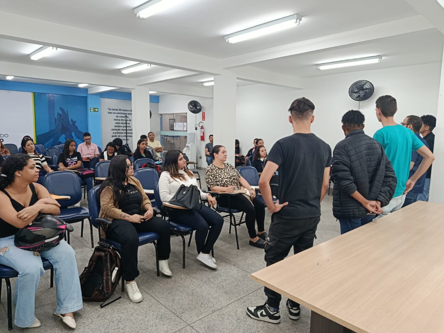 Sine de Campina Grande oferece 619 vagas de emprego na primeira semana de novembro; 400 são para operador de telemarketing