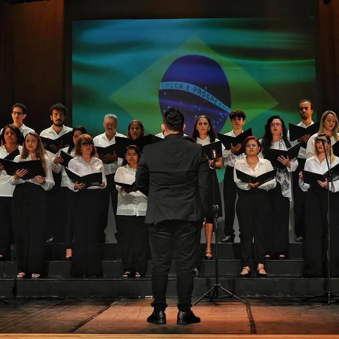 Coro Municipal encerra temporada 2025 com concerto especial no Teatro Municipal