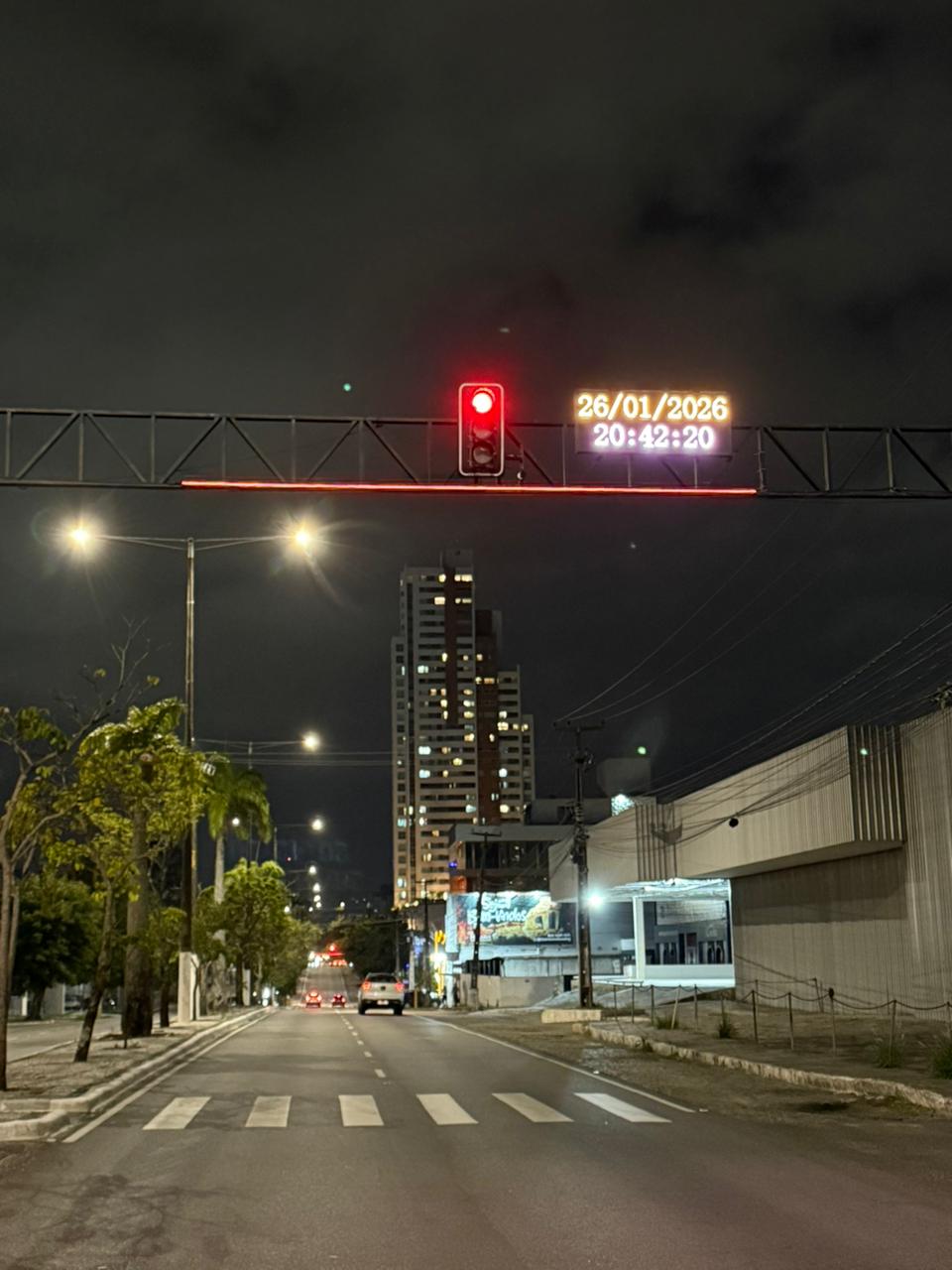 STTP reforçou na noite desta segunda-feira iluminação de semáforos na avenida Brasília