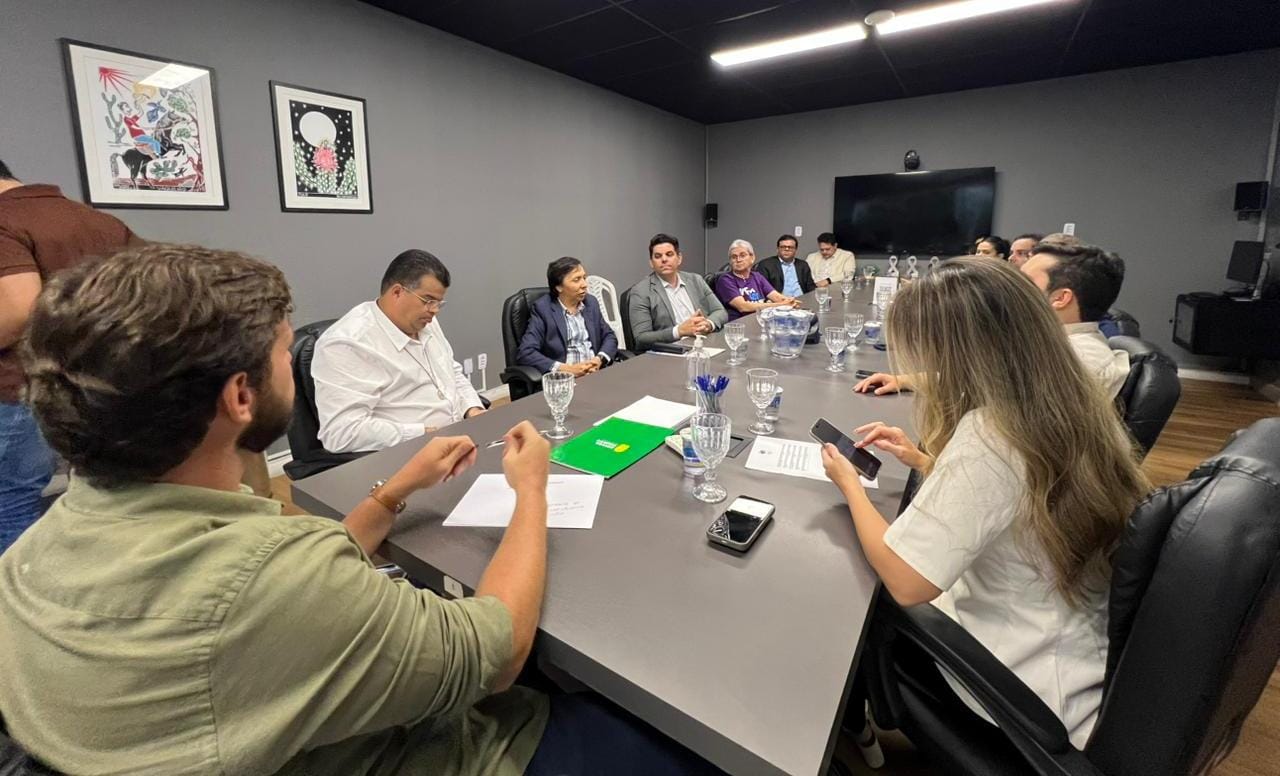 Prefeitura de Campina Grande reúne coordenadores de encontros religiosos e reforça apoio da gestão ao Carnaval da Paz