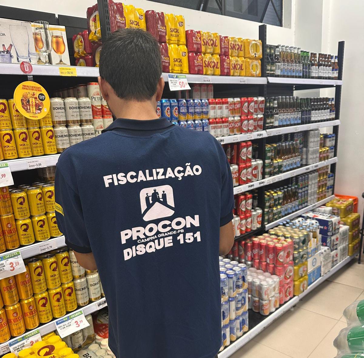Pesquisa do Procon-CG aponta variação de mais de 125% no preço da água mineral; cervejas chegam a variar quase 95%