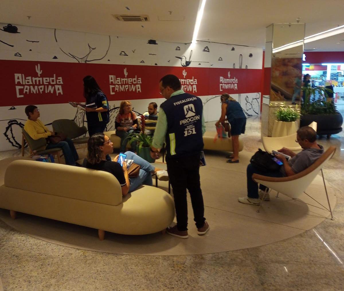 Procon Campina Grande celebra Dia do Consumidor com ação no Partage Shopping
