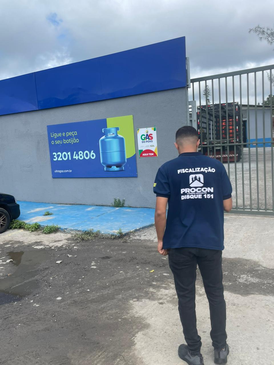 Pesquisa do Procon-CG aponta variação de até 87% no preço da água mineral e aumento no valor médio do gás de cozinha