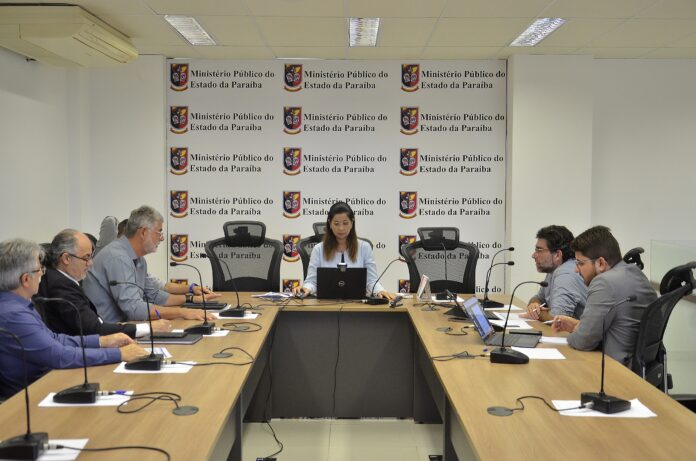 Prefeitura de Campina Grande vai ao Ministério Público e autoriza complementação financeira para retomada de serviços oncológicos da FAP